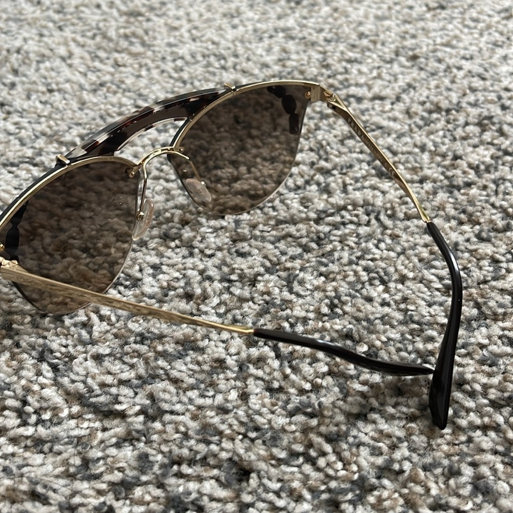 Sunglasses - Picture 2 of 7